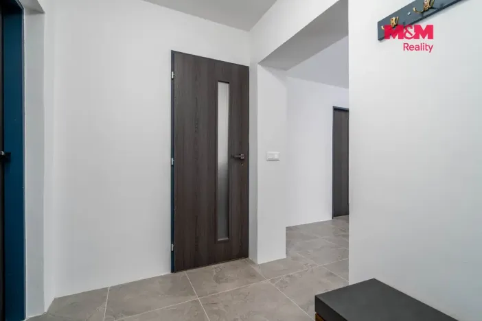 Prodej rodinného domu, Dobřenice, 169 m2