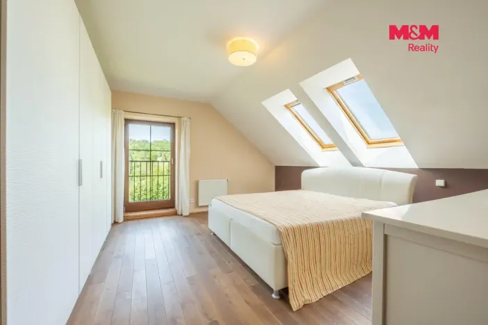 Prodej rodinného domu, Mořina, 240 m2