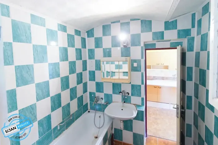 Prodej vícegeneračního domu, Karlovice, 234 m2