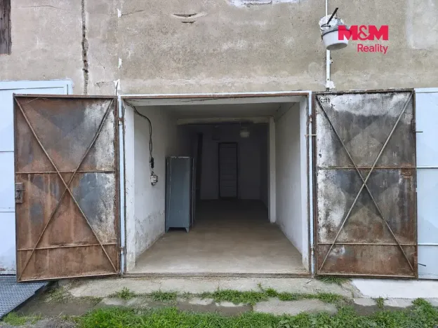 Pronájem garáže, Slatina, 55 m2
