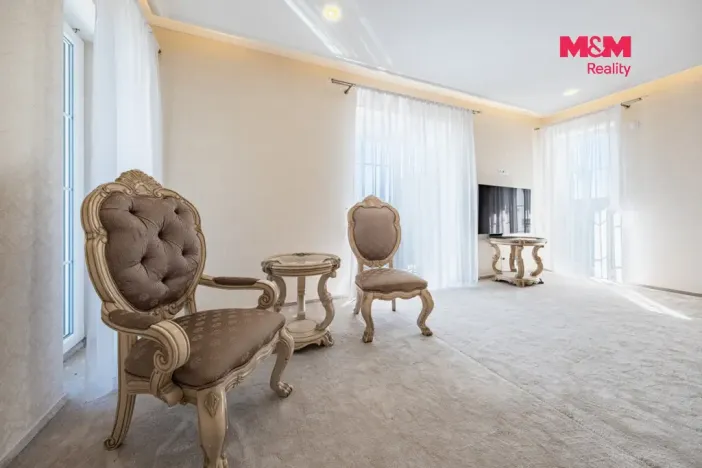 Prodej kanceláře, Šestajovice, U Váhy, 356 m2