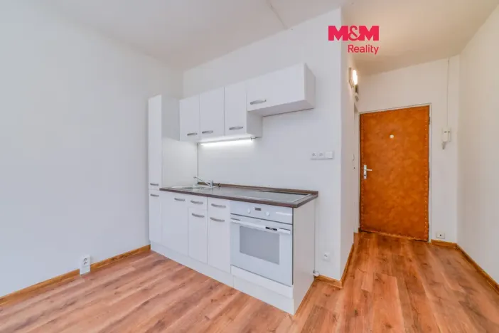 Prodej bytu 1+kk, Karlovy Vary - Doubí, 20 m2