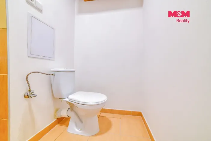 Prodej bytu 1+kk, Karlovy Vary - Doubí, 20 m2