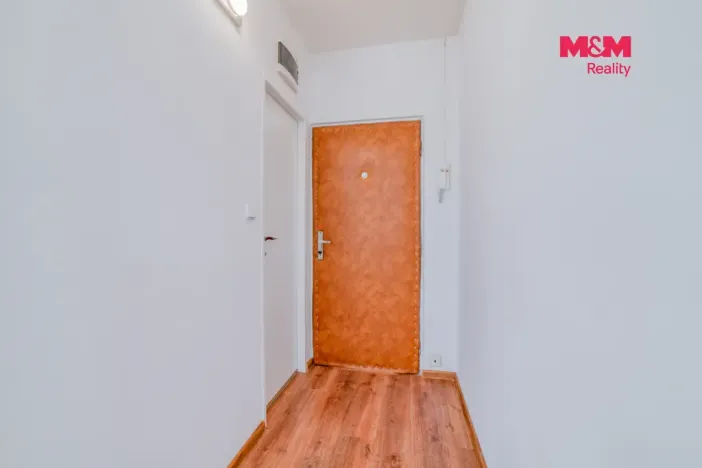 Prodej bytu 1+kk, Karlovy Vary - Doubí, 20 m2
