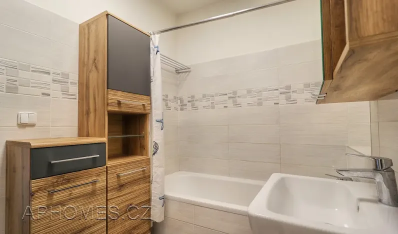 Pronájem bytu 3+1, Praha, Nad Primaskou, 70 m2