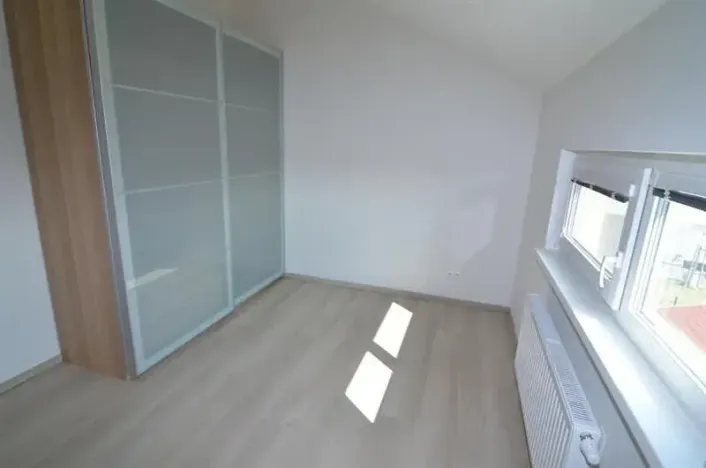 Pronájem rodinného domu, Jesenice, Albatrosová, 112 m2