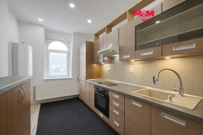 Prodej bytu 1+1, Karlovy Vary - Rybáře, Nákladní, 33 m2