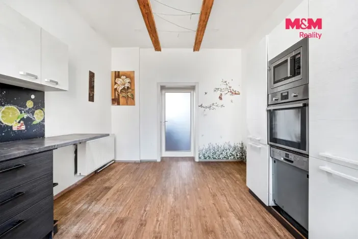 Prodej rodinného domu, Semčice, 239 m2