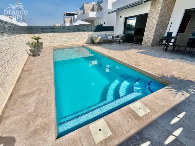 Prodej rodinného domu, Benijofar, Alicante, Španělsko, 215 m2