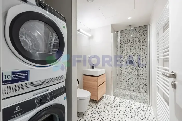 Pronájem bytu 1+kk, Praha - Radlice, U Komína, 38 m2