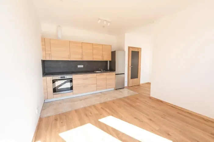 Pronájem bytu 1+kk, Praha - Hlubočepy, Fabiánové, 29 m2