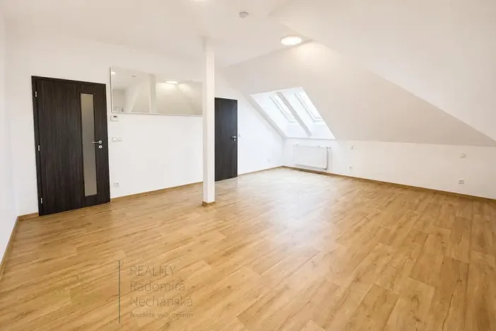 Pronájem bytu 2+1, Nová Paka, P. Bezruče, 63 m2
