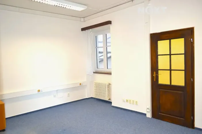 Pronájem kanceláře, České Budějovice, nám. Přemysla Otakara II., 150 m2