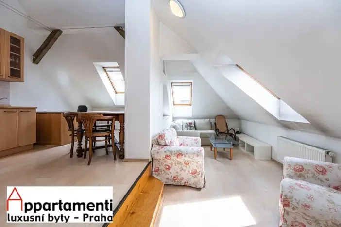 Prodej bytu 2+1, Praha - Nové Město, Ječná, 68 m2