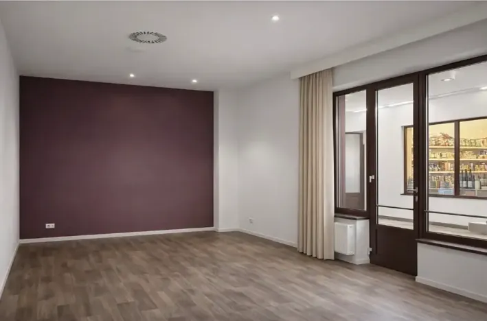 Pronájem obchodního prostoru, Karlovy Vary, Divadelní náměstí, 30 m2