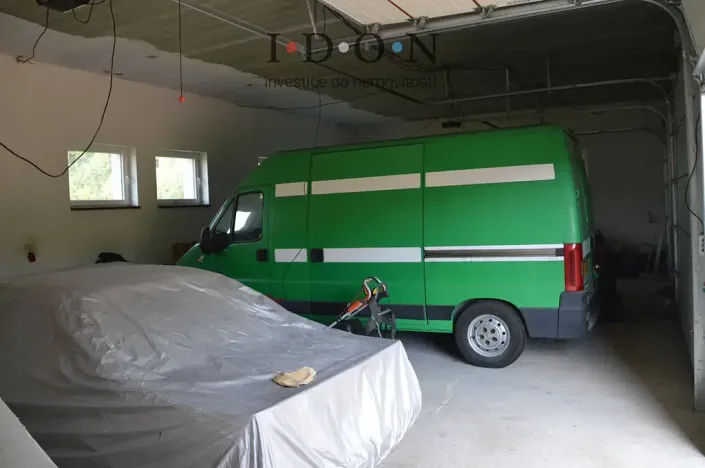 Pronájem garáže, Třinec, 200 m2