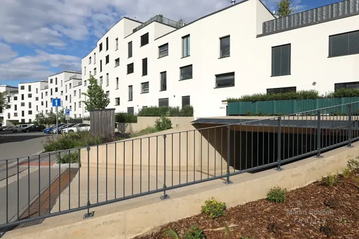Prodej garážového stání, Praha - Hlubočepy, Dostalové, 15 m2