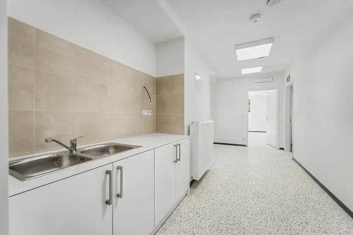 Pronájem komerční, Praha - Lysolaje, Kovárenská, 82 m2