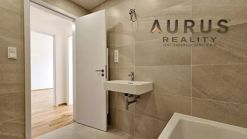 Pronájem bytu 2+kk, Praha - Nusle, Bělehradská, 60 m2