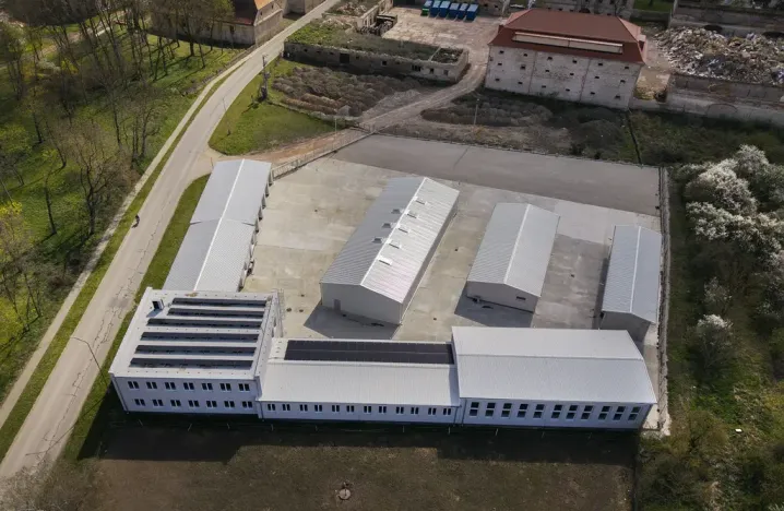 Pronájem skladu, Hořín, 1933 m2