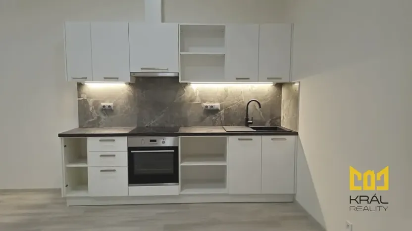 Pronájem bytu 2+kk, Praha - Smíchov, Nádražní, 64 m2