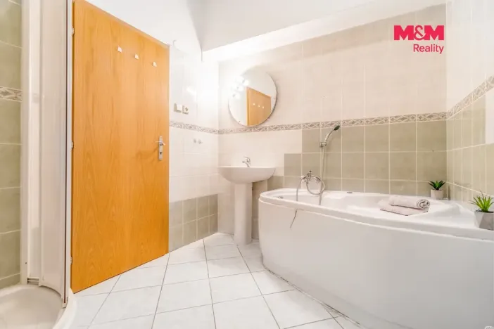 Prodej činžovního domu, Český Těšín, Odboje, 980 m2