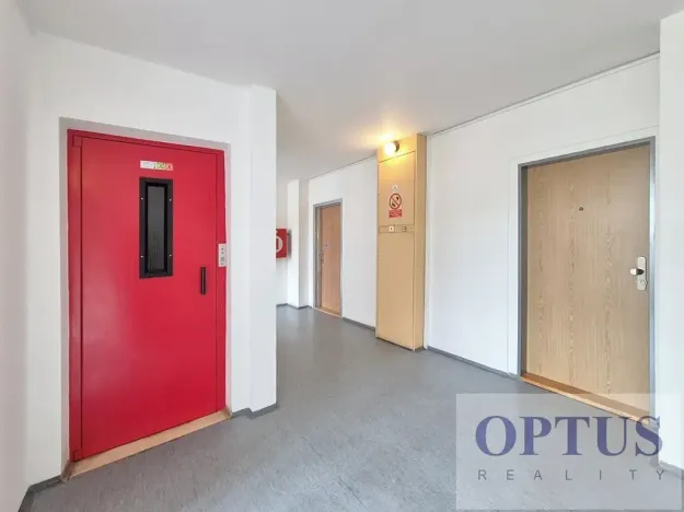 Pronájem kanceláře, Praha - Smíchov, U Demartinky, 106 m2
