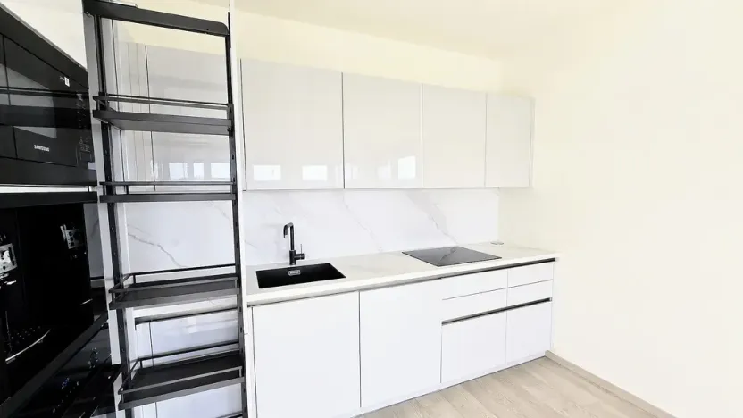 Pronájem bytu 2+kk, Praha - Hloubětín, Poděbradská, 67 m2