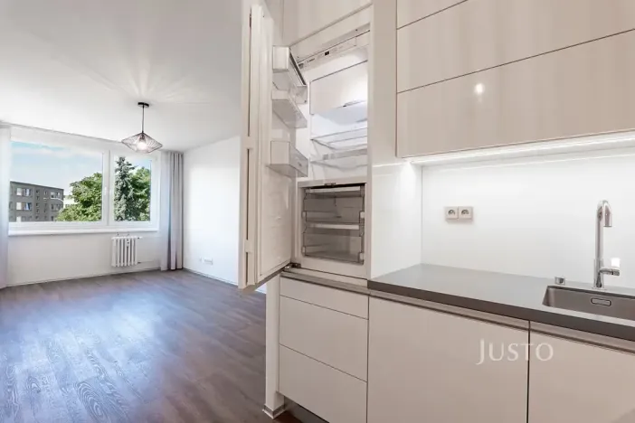 Pronájem bytu 2+kk, Praha - Kobylisy, Pohnertova, 43 m2