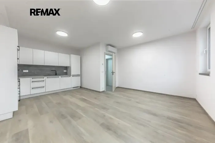 Pronájem bytu 3+kk, Kladno, Veleslavínova, 71 m2