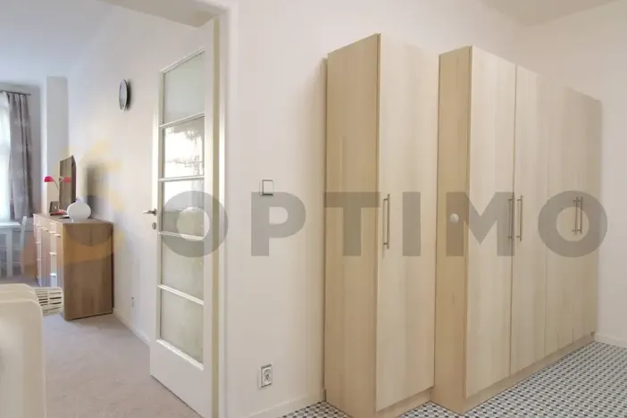 Pronájem bytu 1+1, Praha - Smíchov, Štefánikova, 43 m2