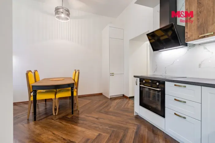 Prodej bytu 2+kk, Horní Planá, Náměstí, 50 m2