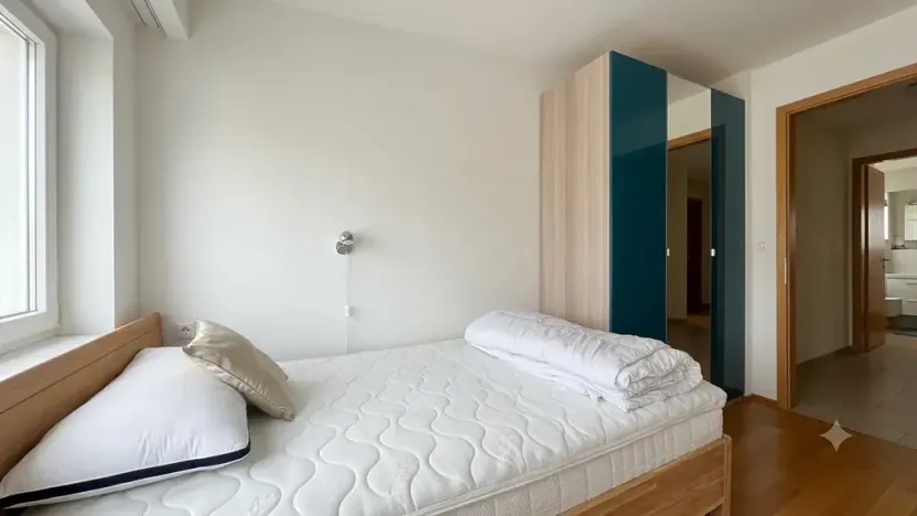 Pronájem bytu 3+kk, Praha - Holešovice, Komunardů, 75 m2