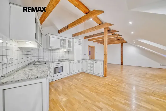 Pronájem bytu 2+kk, Poděbrady, Riegrovo náměstí, 99 m2