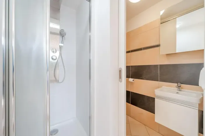 Prodej bytu 2+kk, Praha - Vysočany, Skloněná, 74 m2