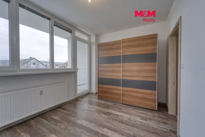 Prodej bytu 4+1, Lesná, 64 m2
