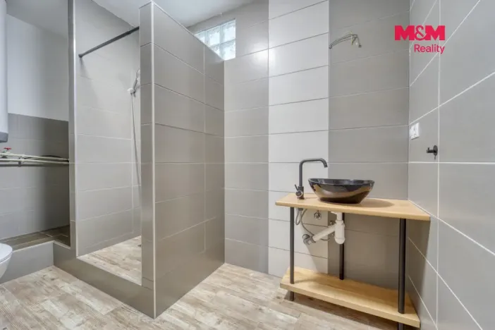 Prodej bytu 4+1, Lesná, 64 m2