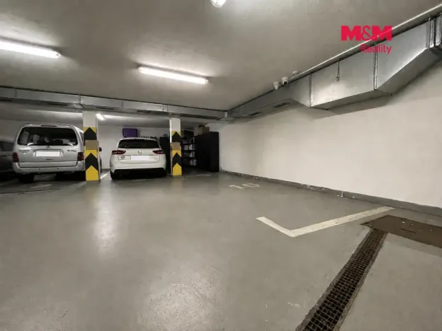 Prodej garážového stání, Praha - Košíře, Tůmova, 11 m2