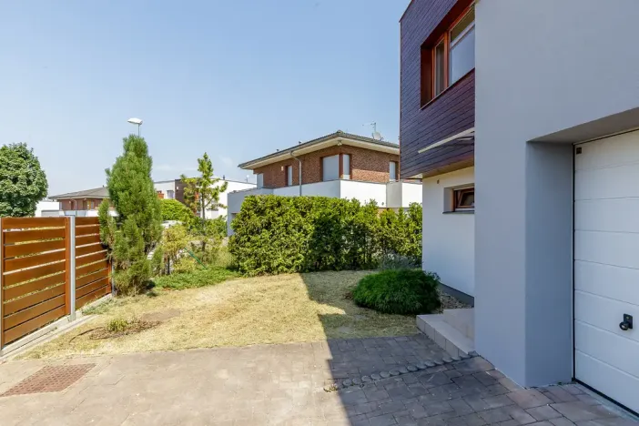 Prodej rodinného domu, Praha - Pitkovice, Lošáková, 162 m2
