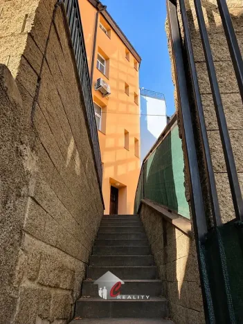 Pronájem obchodního prostoru, Jablonec nad Nisou, Podhorská, 90 m2