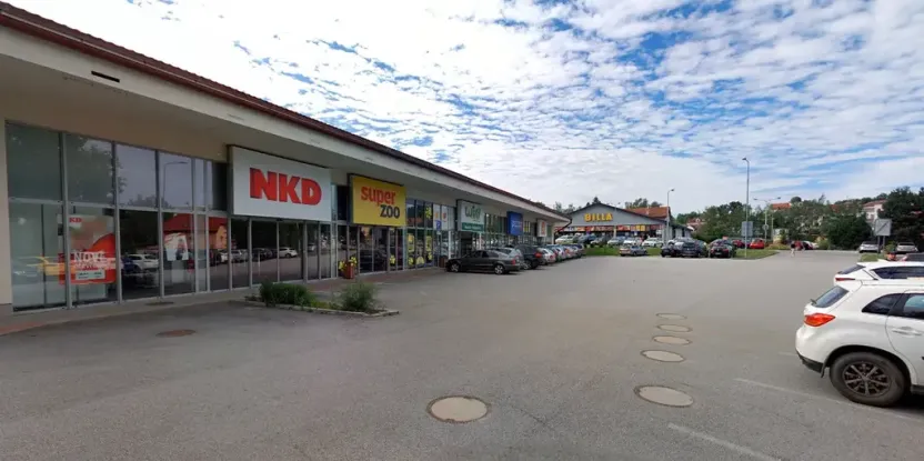 Pronájem obchodního prostoru, Pelhřimov, Průběžná, 220 m2