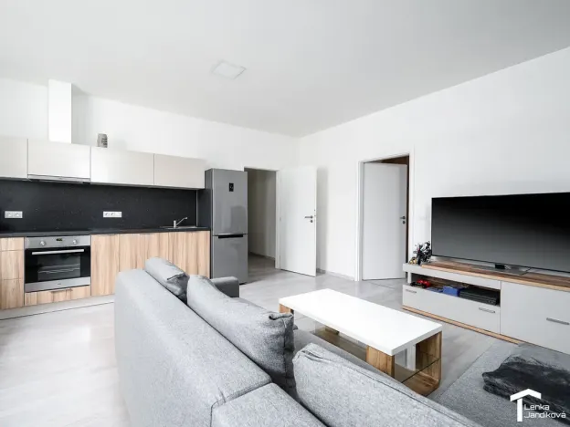 Pronájem bytu 2+kk, Pardubice - Bílé Předměstí, Bulharská, 63 m2