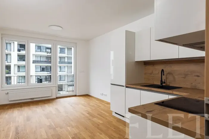 Pronájem bytu 1+kk, Praha - Vysočany, Smržových, 31 m2