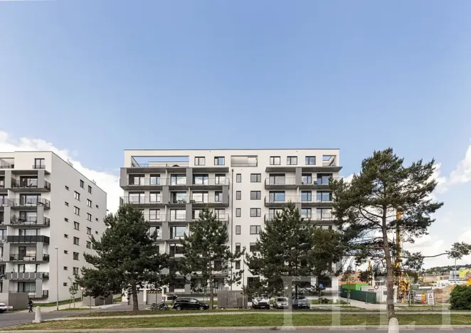 Pronájem bytu 1+kk, Praha - Vysočany, Smržových, 31 m2