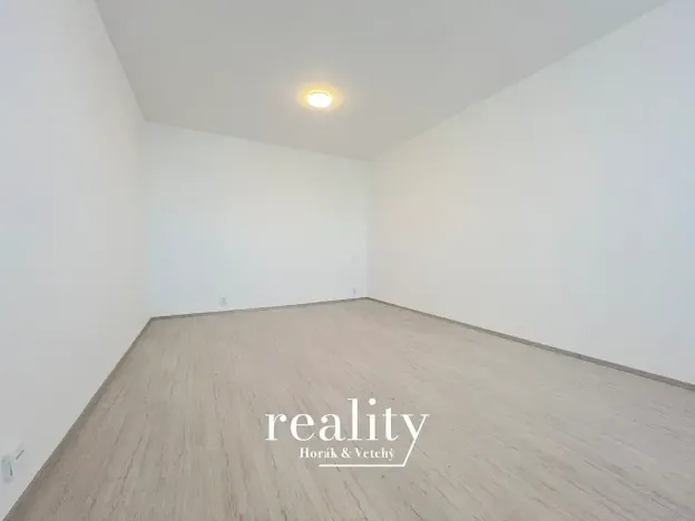 Pronájem bytu 1+1, Znojmo, MUDr. Jana Janského, 40 m2