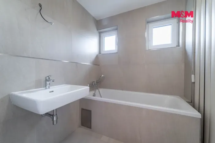 Prodej rodinného domu, Ořech, Karlštejnská, 112 m2