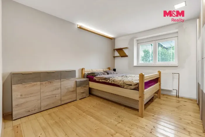 Prodej rodinného domu, Králův Dvůr - Počaply, nám. 1. máje, 155 m2
