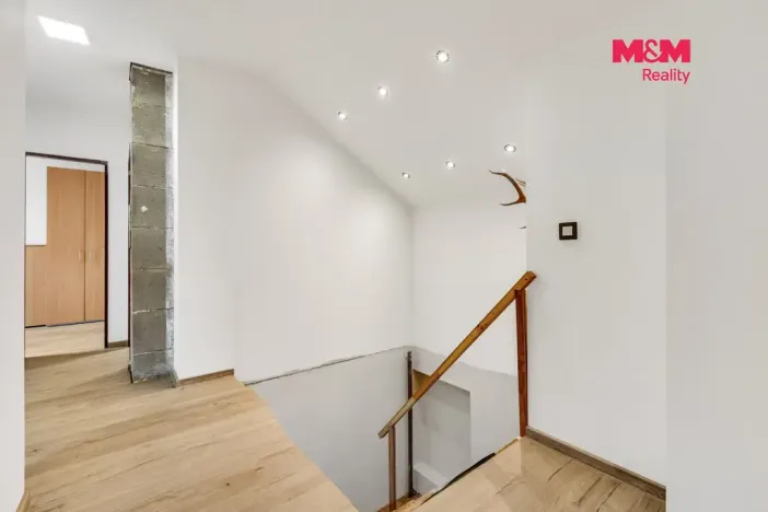 Prodej rodinného domu, Králův Dvůr - Počaply, nám. 1. máje, 155 m2