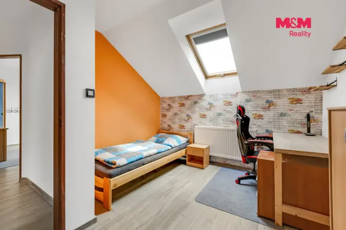 Prodej rodinného domu, Králův Dvůr - Počaply, nám. 1. máje, 155 m2