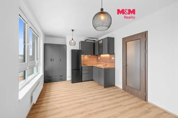 Prodej bytu 1+kk, Praha - Ruzyně, Stočesova, 26 m2